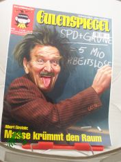 4/05, Masse krmmt den Raum