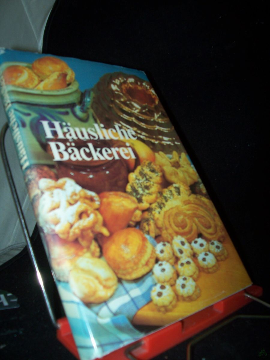 Artikelbild 1 des Artikels “Häusliche Bäckerei / Robert Petrowitsch Kengis. [Übers.: Irmgard Schär. Farbfotos: Werner Reinhold. SW-Fotos: Heinz Schütze] “