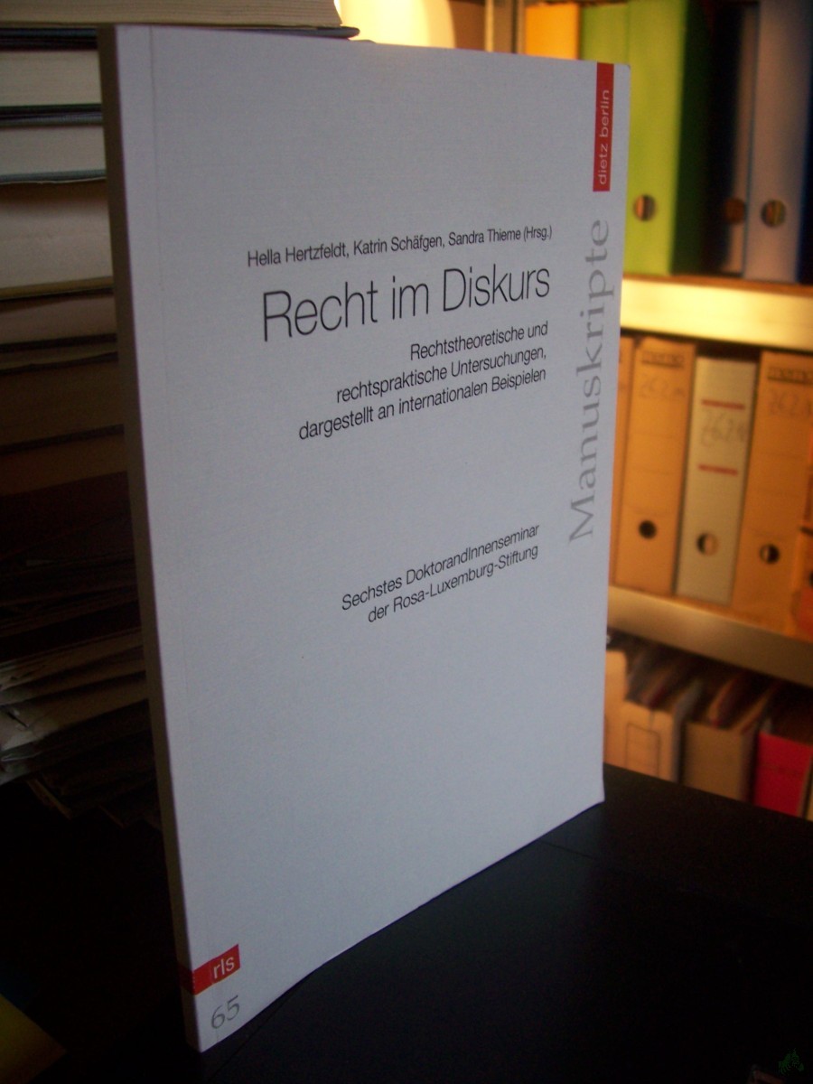 Artikelbild 1 des Artikels “Recht im Diskurs : rechtstheoretische und rechtspraktische Untersuchungen, dargestellt an internationalen Beispielen / Rosa-Luxemburg-Stiftung. Hella Herzfeldt ... (Hrsg.) “