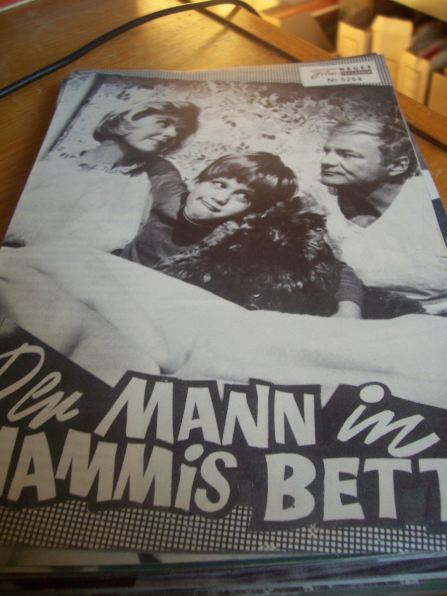 Product image 1 of the product “Nr. 5264 Der Mann in Mammis Bett ”