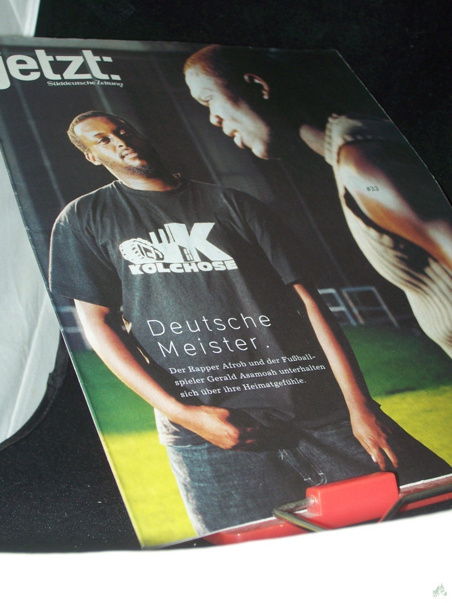 Artikelbild 1 des Artikels “Nr. 33, Deutsche Meister, Der Rapper Afrob und der Fussballspieler Gerald Asamoah unterhalten sich über ihre Heimatgefühle “