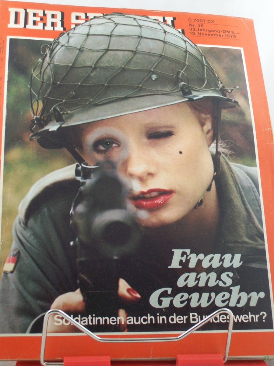 Product image 1 of the product “46/1978, Frau ans Gewehr ”