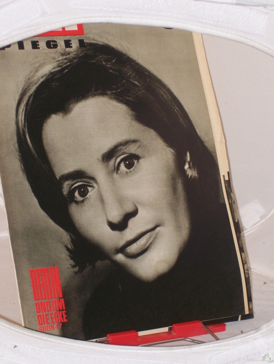 Product image 1 of the product “20/1965 Berlin um die Ecke. Lissy Tempelhof. ”