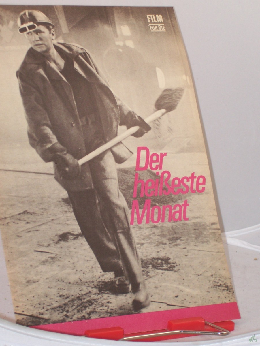 Product image 1 of the product “74/74, Der heißeste Monat ”