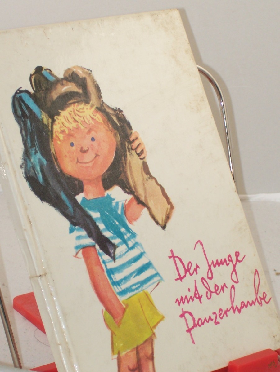 Artikelbild 1 des Artikels “Der Junge mit der Panzerhaube / Walter Flegel. Illustrationen: Hans Räde “