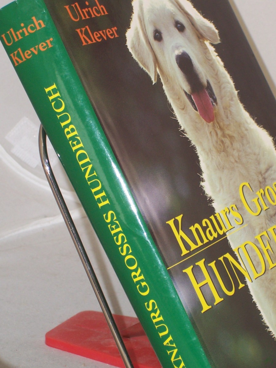 Product image 1 of the product “Knaurs grosses Hundebuch : mit grossem Rassenteil / Ulrich Klever. Zeichn.: Mathias Wosczyna ”