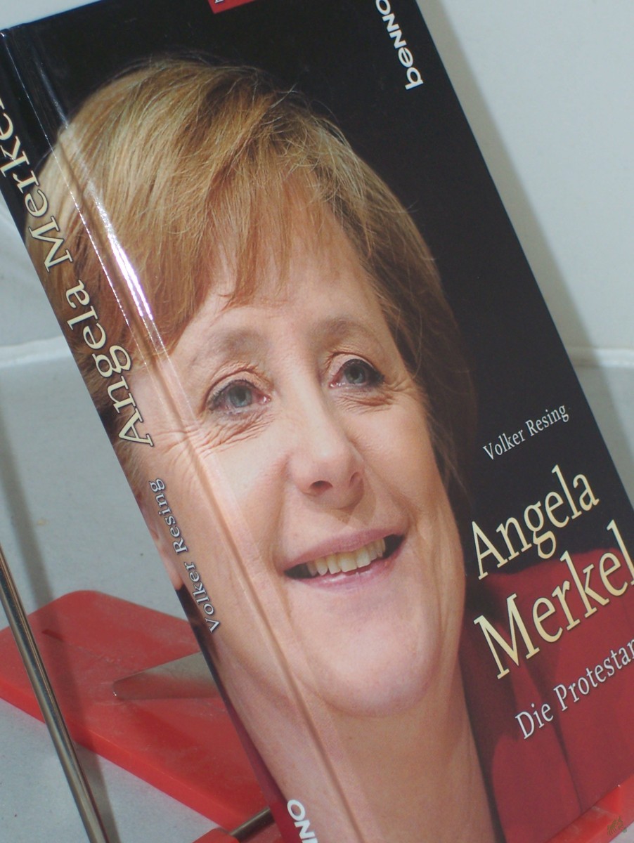 Artikelbild 1 des Artikels “Angela Merkel : die Protestantin ; ein Porträt / Volker Resing “
