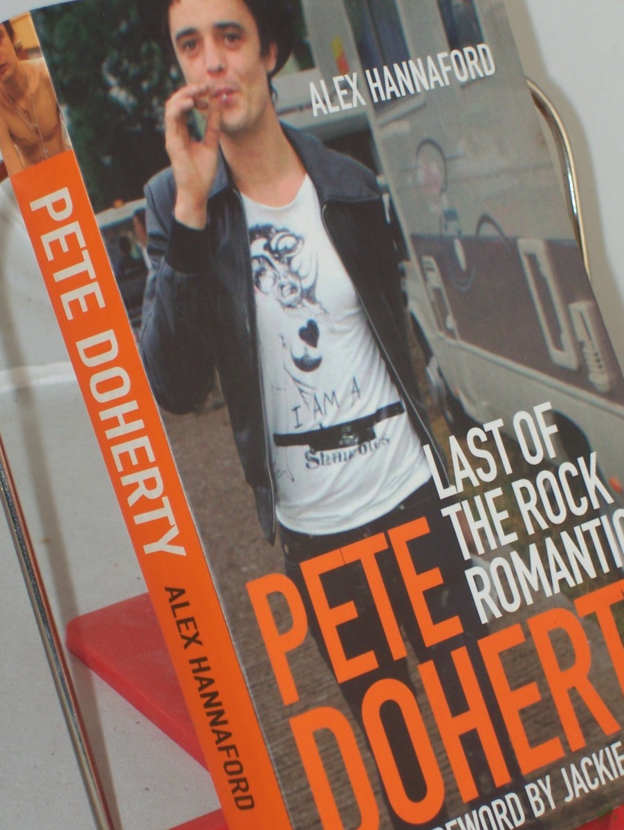 Artikelbild 1 des Artikels “PETE DOHERTYLAST OF THE ROCK ROMANTICS BY HANNAFORD, ALEX]PAPERBACK “