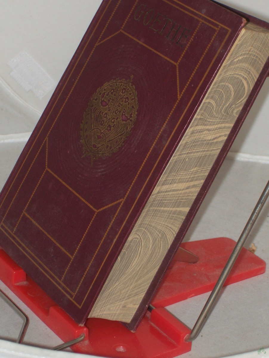 Product image 1 of the product “Erster bis vierter Band, Einführung von Franz Diederich, Faust (erster, zweiter Teil), gedichte (erster, zweiter teil), West östlicher Divan ”