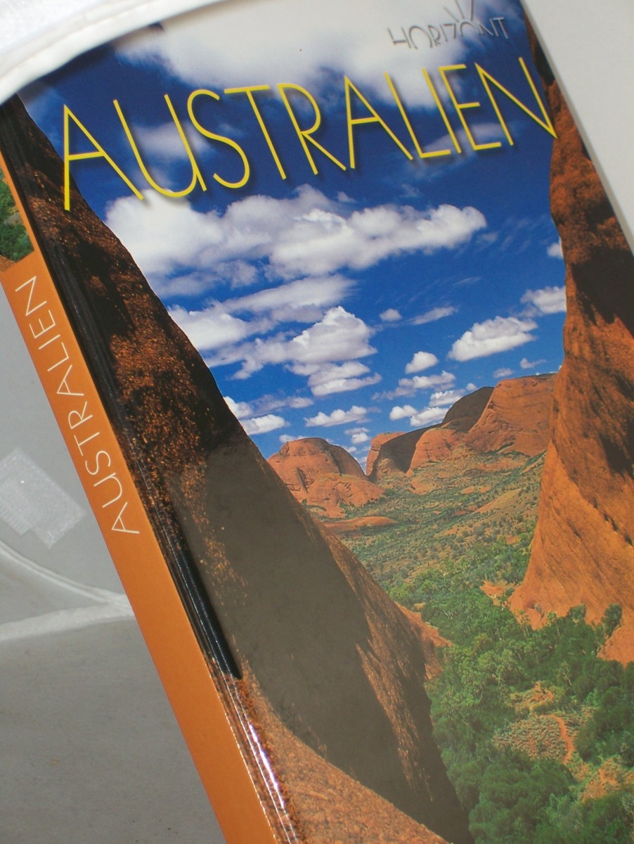 Product image 1 of the product “Australien / mit Bildern von Clemens Emmler und Texten von Esther Blank. Kt. Fischer Kartografie, Fürstenfeldbruck ”