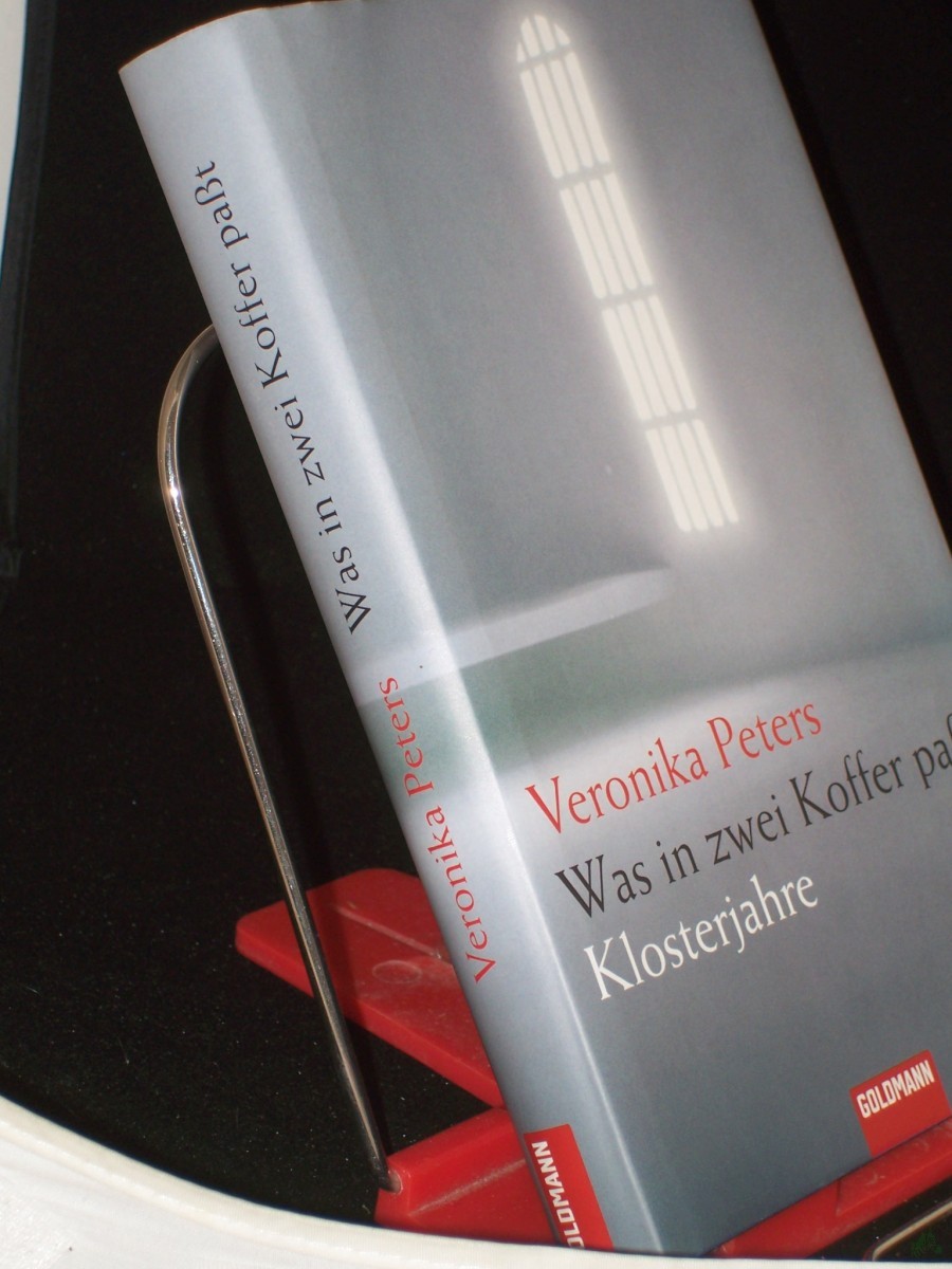 Artikelbild 1 des Artikels “Was in zwei Koffer paßt : Klosterjahre / Veronika Peters “