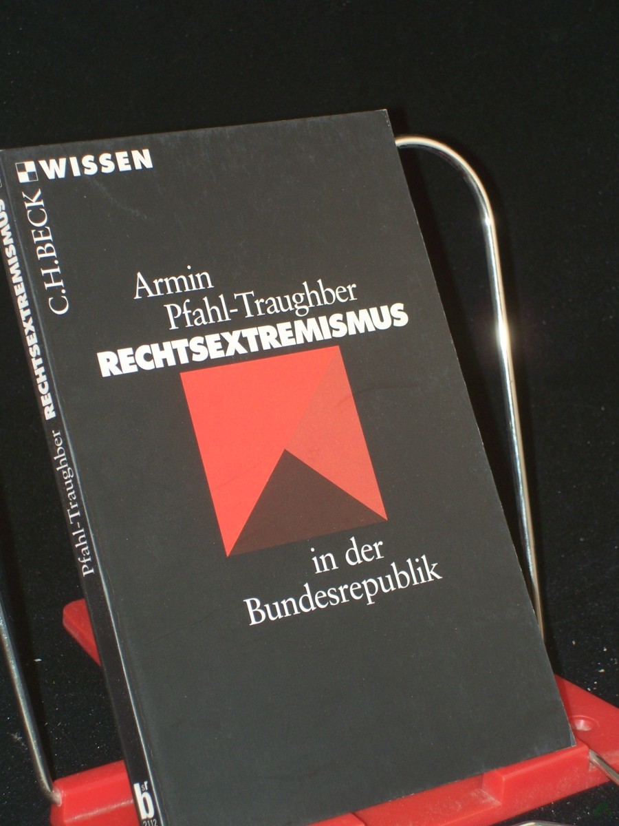 Artikelbild 1 des Artikels “Rechtsextremismus in der Bundesrepublik / Armin Pfahl-Traughber “