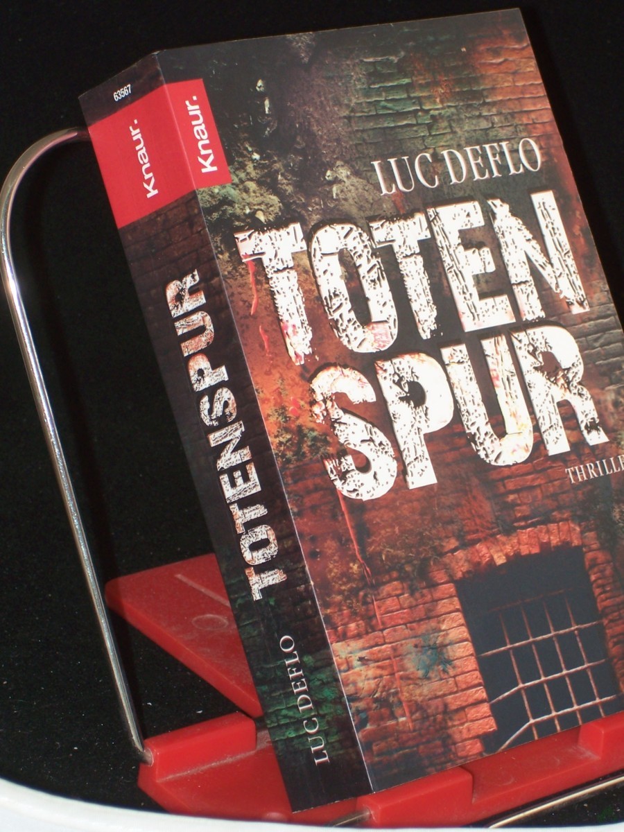Product image 1 of the product “Totenspur : Thriller / Luc Deflo. Aus dem Fläm. von Stefanie Schäfer ”