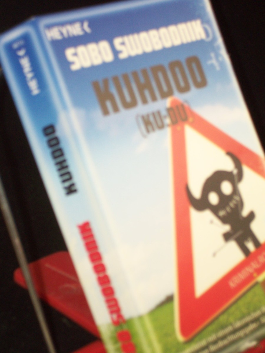 Artikelbild 1 des Artikels “Kuhdoo : (Ku:du) ; Ploteks fünfter Fall ; Kriminalroman / Sobo Swobodnik “
