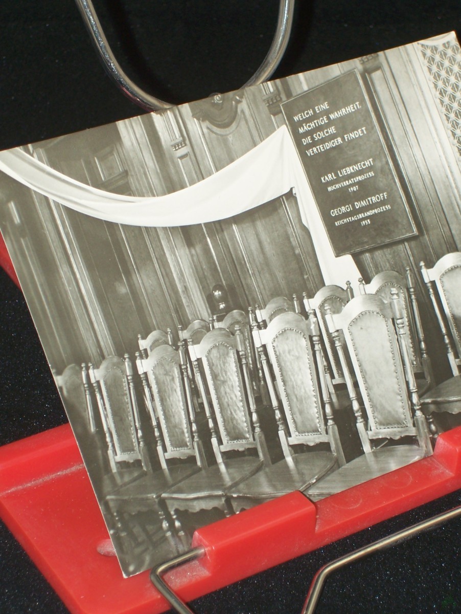 Product image 1 of the product “Georgi-Dimitroff-Museum Leipzig, Historischer Plenarsaal des ehemaligen Reichsgerichtes, Platz der Angeklagten im Reichtagsbrabdprozeß 1933 ”