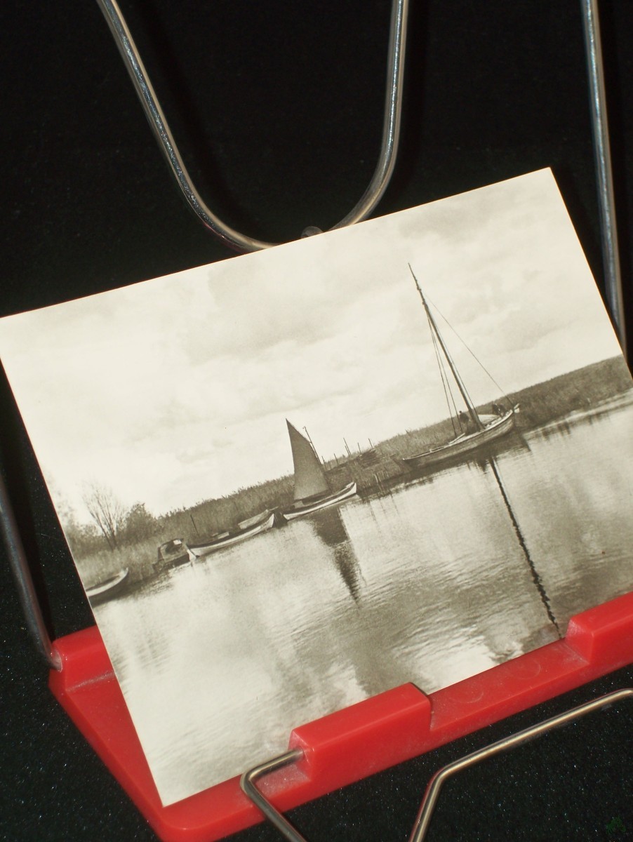Product image 1 of the product “Ostseebad Ahrenshoop, Boote im Hafen, 1978, Foto: Andreas Wegschneider ”