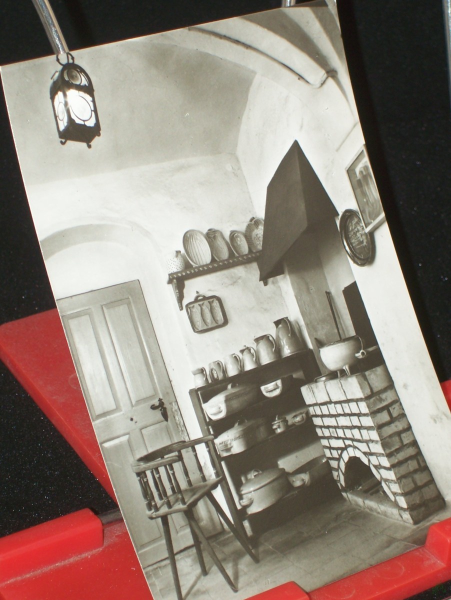 Artikelbild 1 des Artikels “Kohren-Salis, Kreis Geithain, Töpfermuseum, Küche mit Gebrauchsgeschirr des 18. und 19. Jh. “