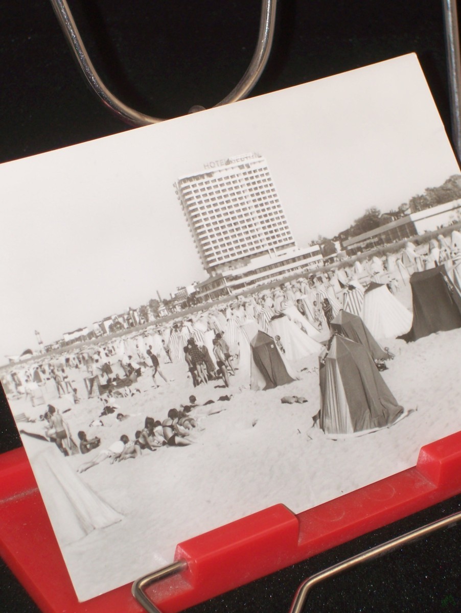 Artikelbild 1 des Artikels “ROSTOCK, Warnemünde, Strand mit Hotel 