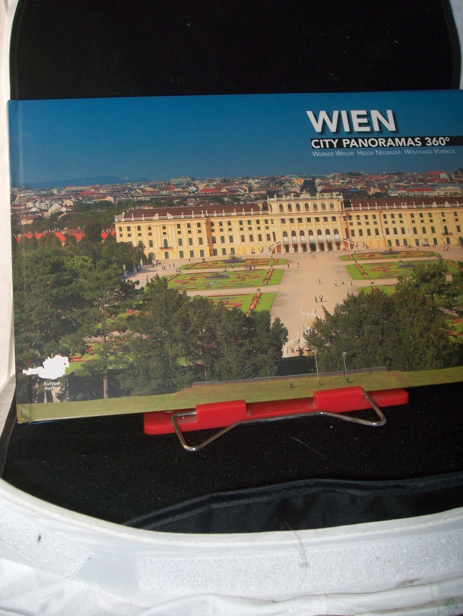 Product image 1 of the product “Wien / Fotos Werner Weiler. Texte Helga Neubauer ; Wolfgang Vorbeck ”