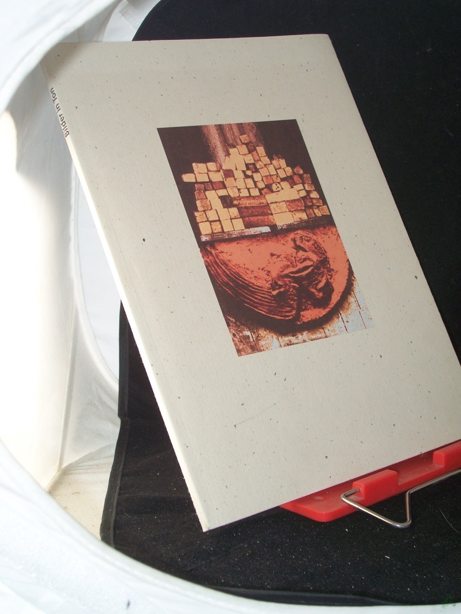 Artikelbild 1 des Artikels “Bilder in Ton : Leipziger Künstler in Schaddel: keramische Arbeiten ; Frank Brinkmann... ; 4.7. - 8.9.1996, Ausstellung im Museum für Kunsthandwerk, Grassimuseum Leipzig / [hrsg. vom Museum für Kunsthandwerk/Grassimuseum Leipzig und vom “