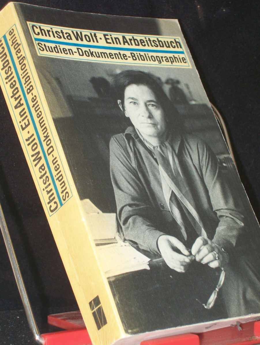 Product image 1 of the product “Christa Wolf : ein Arbeitsbuch ; Studien, Dokumente, Bibliographie / hrsg. von Angela Drescher ”