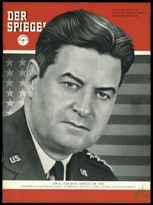 Artikelbild 1 des Artikels “7/1954, DRILL FÜR DEN JÜNGSTEN TAG; CONDOTTIERE DES ATOMKRIEGES US GENERAL CURTIS E LEMAY “