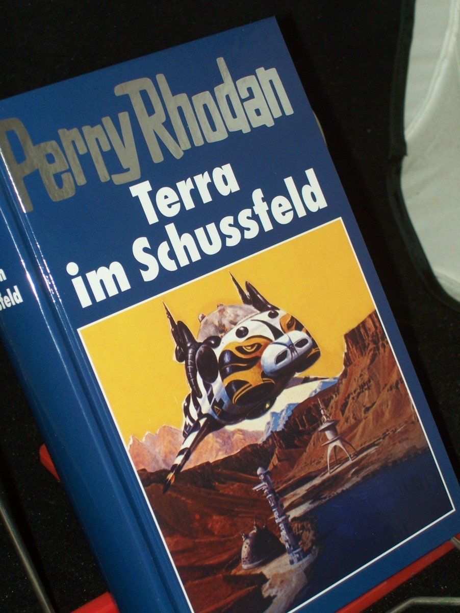 Artikelbild 1 des Artikels “Terra im Schussfeld / [Bearb.: Hubert Haensel] “