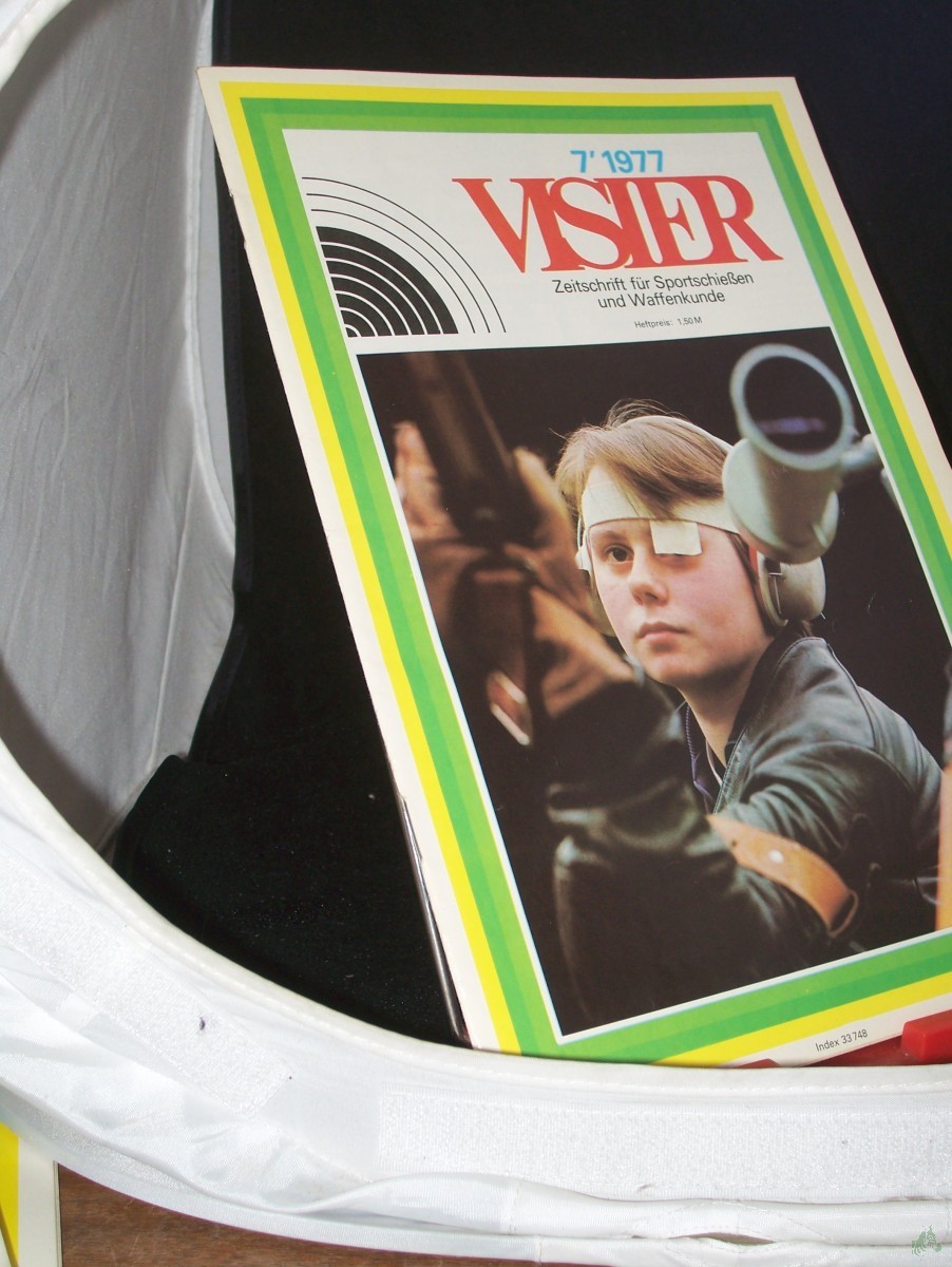 Product image 1 of the product “7/1977 ”
