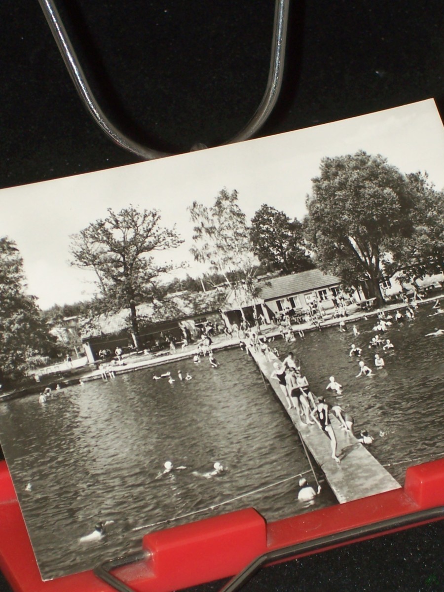 Product image 1 of the product “Gneisenhauptstadt SCHILDAU, Freibad am Neumühlenteich, Foto:Kühn ”