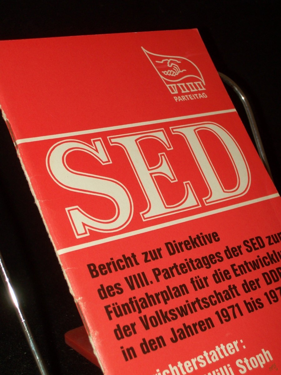 Product image 1 of the product “Bericht zur Direktive des 8. Parteitages der SED zum Fünfjahrplan für die Entwicklung der Volkswirtschaft der DDR in den Jahren 1971 bis 1975 : 8. Parteitag d. SED, Berlin, 15.-19. Juni 1971 / Willi Stoph ”