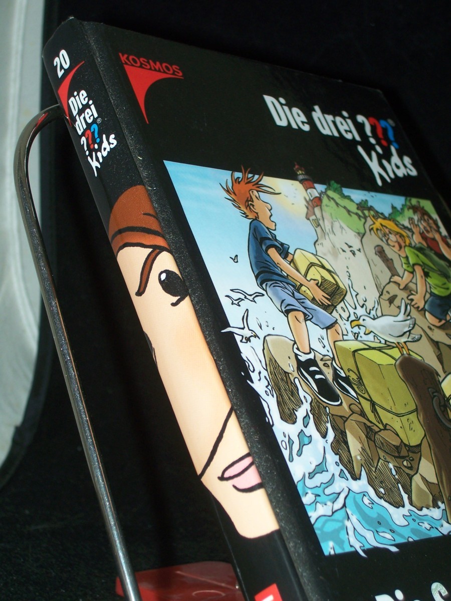Product image 1 of the product “Blanck, Ulf: Die drei??? Kids Teil: Bd. 20., Die Schmugglerinsel / mit Ill. von Imke Staats ”