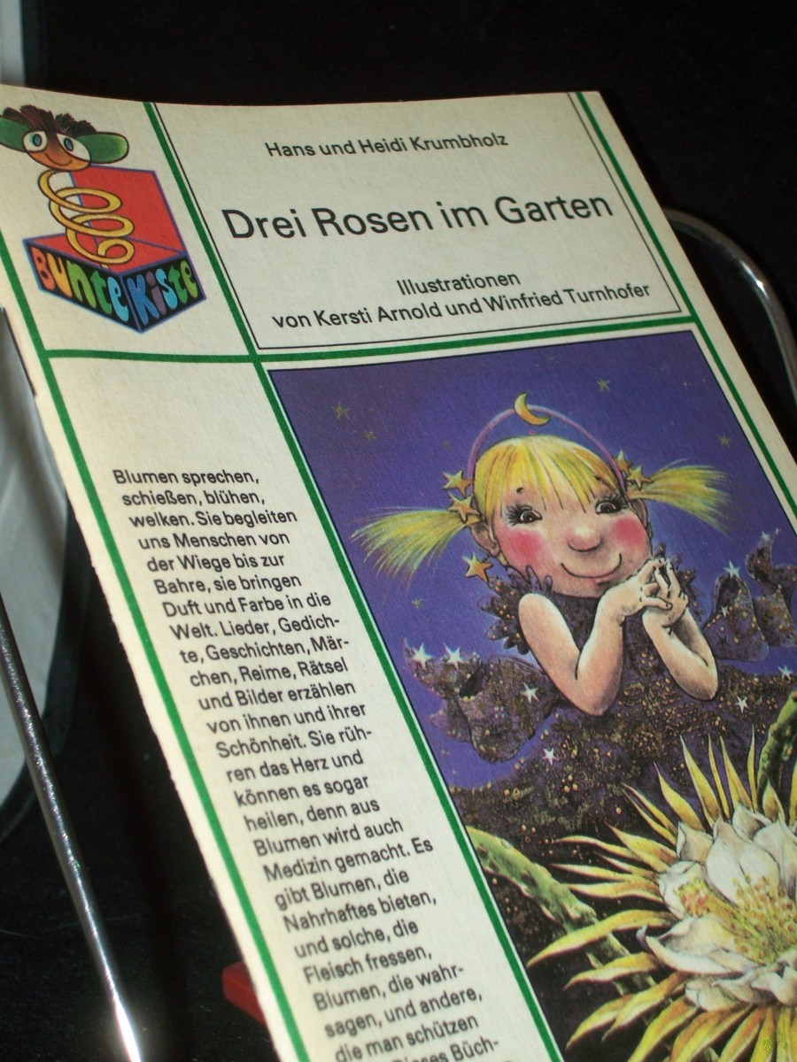 Artikelbild 1 des Artikels “Drei Rosen im Garten : e. bunte Blumenkiste / Hans u. Heidi Krumbholz. Ill. von Kersti Arnold u. Winfried Turnhofer “