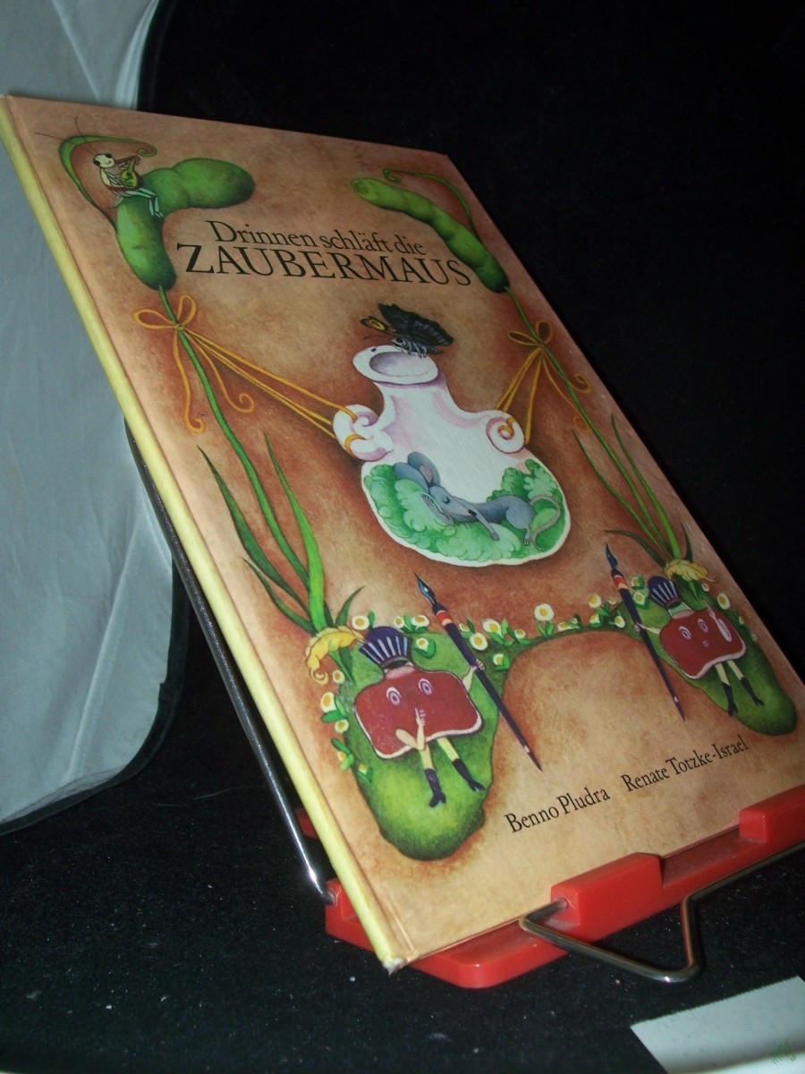 Product image 1 of the product “Drinnen schläft die Zaubermaus / Verse von Benno Pludra. Bilder von Renate Totzke-Israel ”