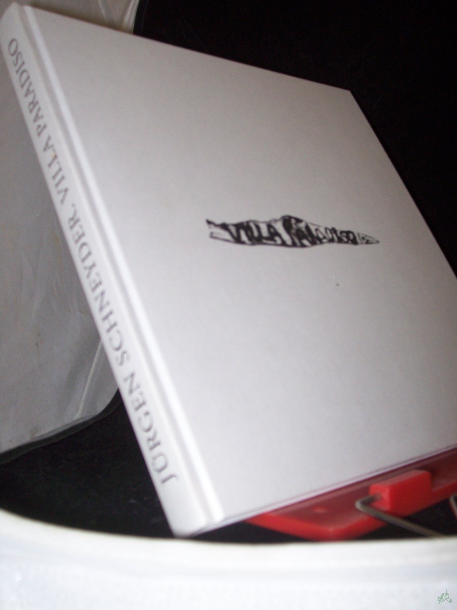 Product image 1 of the product “Jürgen Schneyder - Villa Paradiso - Strandgutarchitektur und Design - Katalog zur Ausstellung im Kubus Hannover - 17.03. bis 14.04.1996 ”