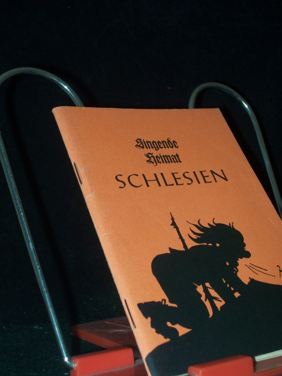 Artikelbild 1 des Artikels “Singende Heimat Schlesien : Allerlei Singsang, Spiel u. Tanz f. jung u. alt / Fritz Wenzel ; Gerhard Wilhelm. Federzeichn.: Albin Neubauer “