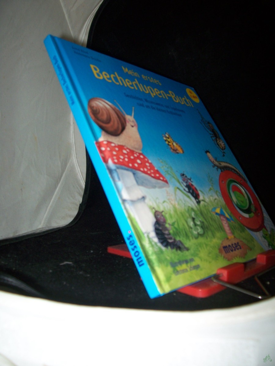 Product image 1 of the product “Mein erstes Becherlupen-Buch : Geschichten, Wissenswertes und Experimente rund um die kleinen Krabbeltiere ; [ab 4 Jahre] / Heidemarie Brosche ; Astrid Rösel. Ill. von Constanze Schargan ”