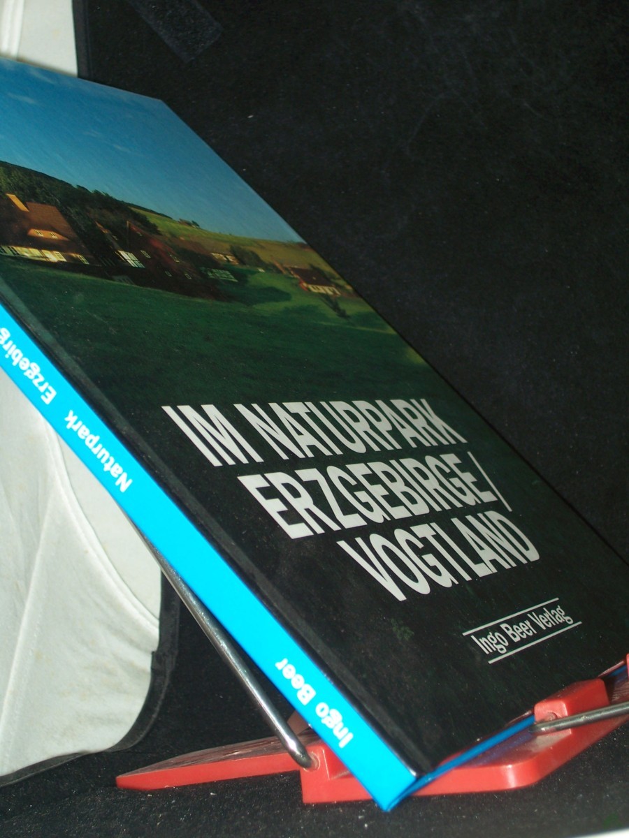 Artikelbild 1 des Artikels “Im Naturpark Erzgebirge, Vogtland : eine Wanderung mit der Kamera von Brad Brambach bis Frauenstein / [Text, Fotos, Gestaltung, Hrsg. und Verl. Ingo Beer] “