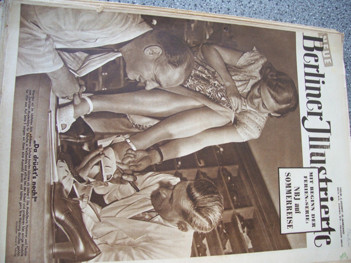 Artikelbild 1 des Artikels “30/1953 AUF DEM COVER DIE MODELLEURE HAMMER UND FIEDLER VOM ZENTRALEN MUSTERBÜRO FÜR SCHUHE IN WEISSENFELS “