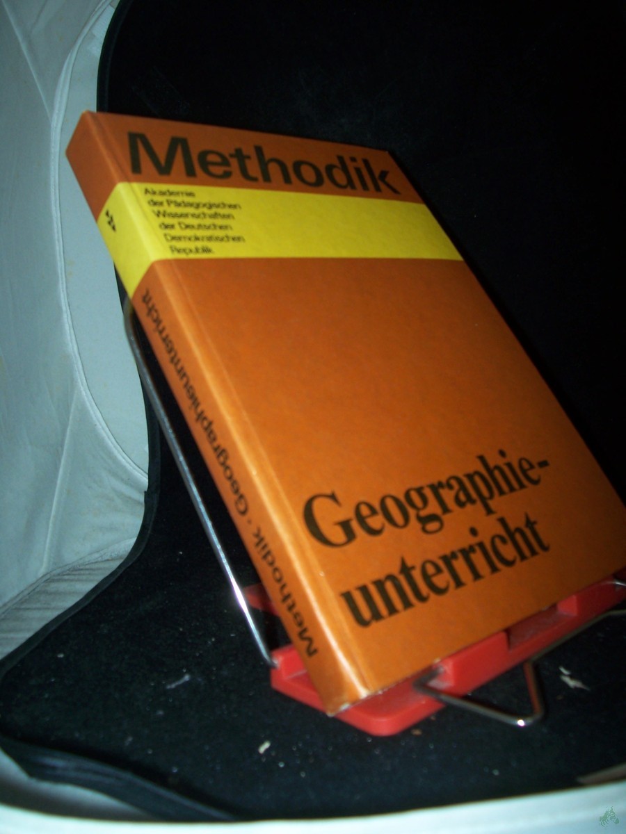 Artikelbild 1 des Artikels “Methodik Geographieunterricht / hrsg. von d. Akad. d. Pädagog. Wiss. d. Dt. Demokrat. Republik. Ausgearb. von e. Autorenkollektiv unter d. Leitung von Ludwig Barth u. Wolfgang Schlimme “