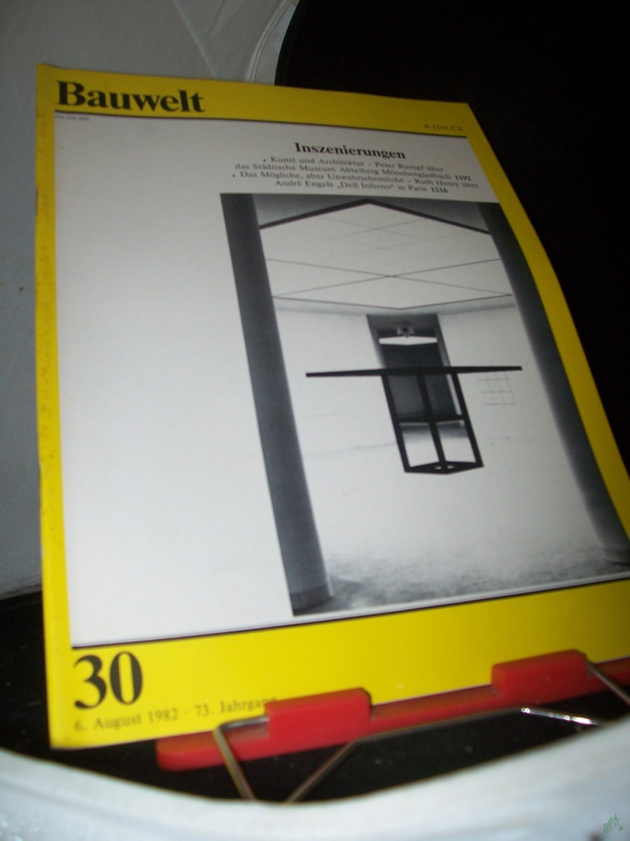 Product image 1 of the product “30/1982 Inszenierungen ”