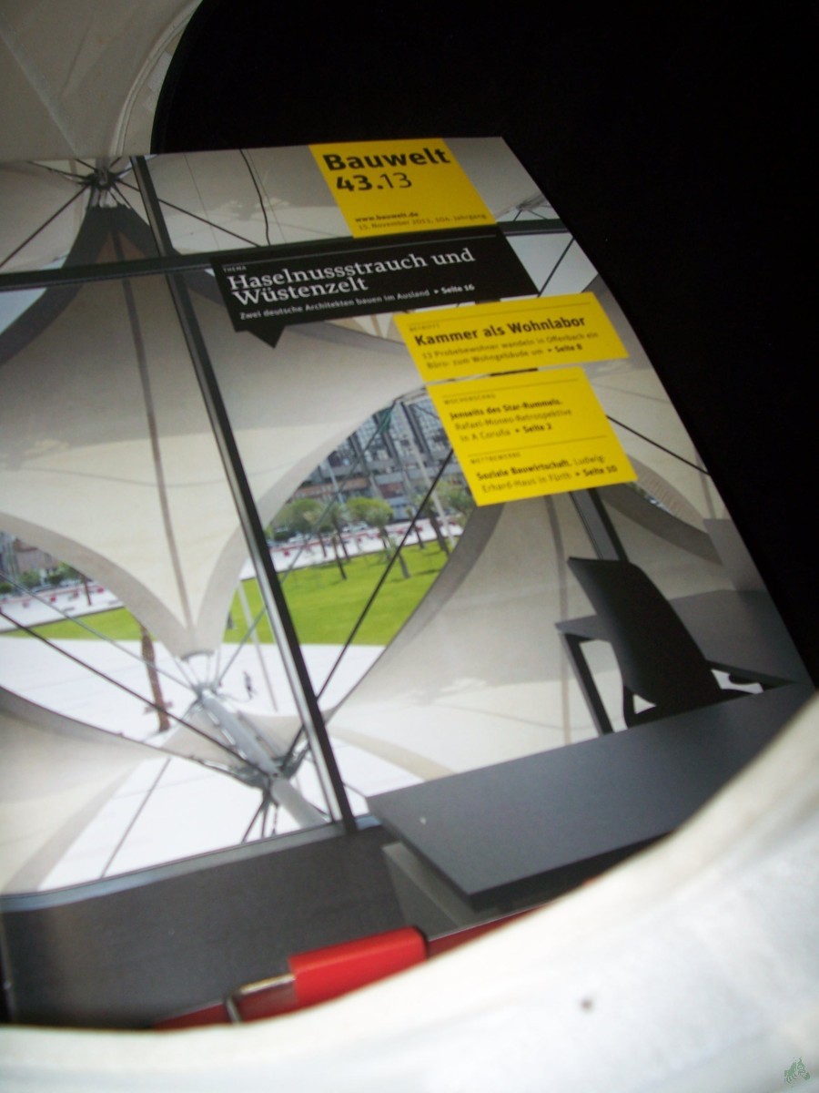 Product image 1 of the product “43/2013 Haselnussstrauch und Wüstenzelt ”