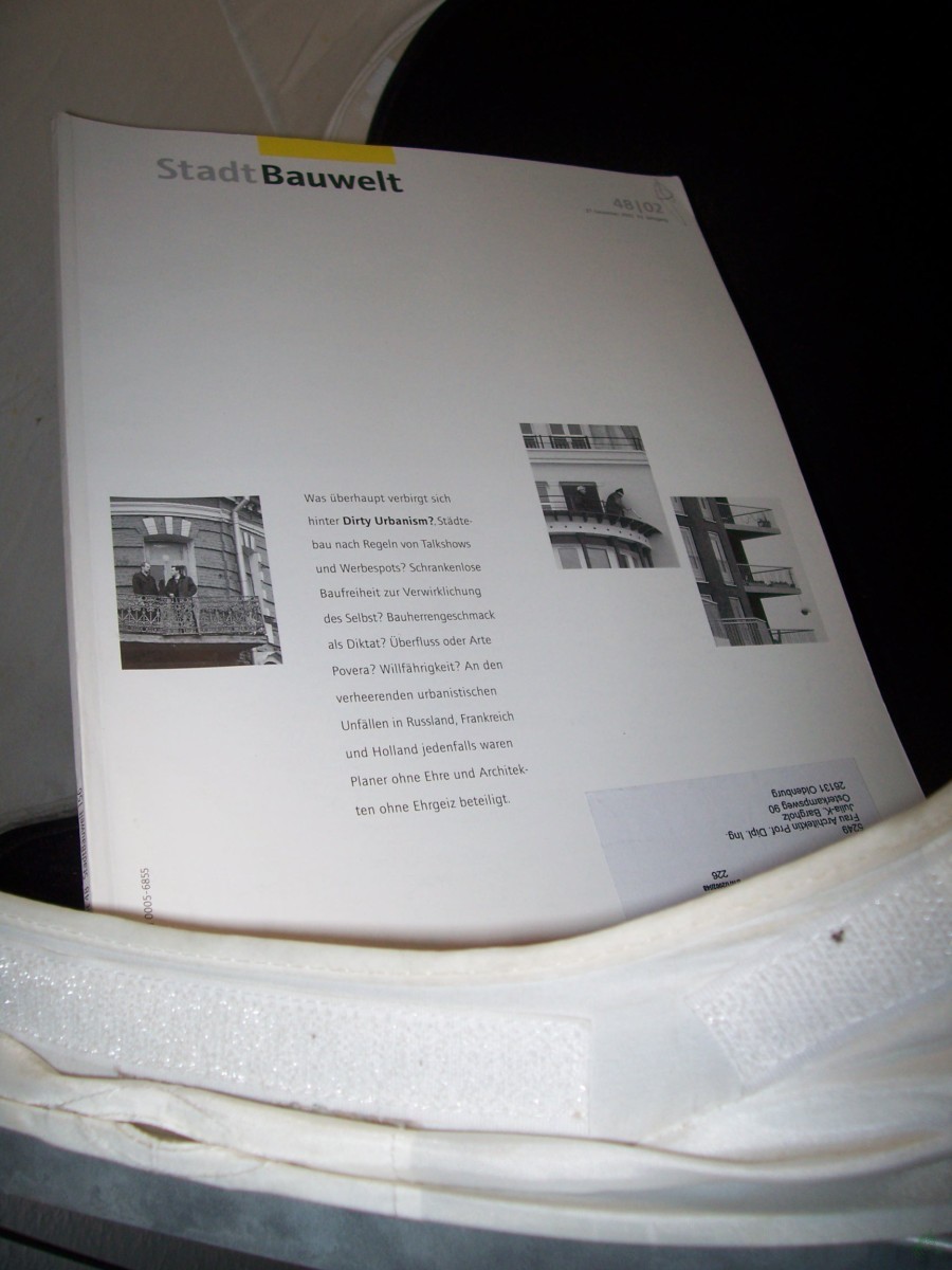 Product image 1 of the product “48/2002 Dirty Urbanism ”