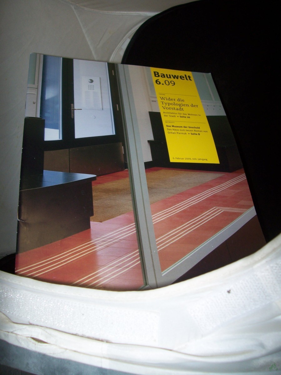 Product image 1 of the product “6/2009 Wider die Typologien der Vorstadt ”