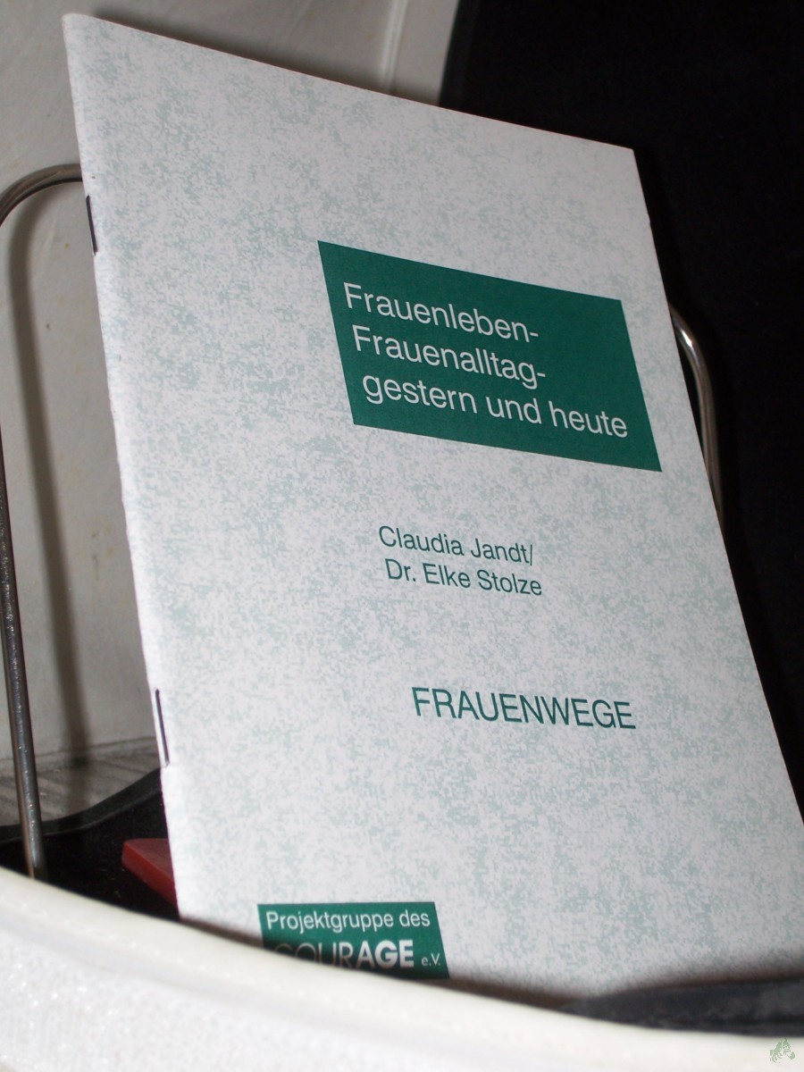 Product image 1 of the product “Claudia jandt, Dr Elke Stolze, Frauenwege ”