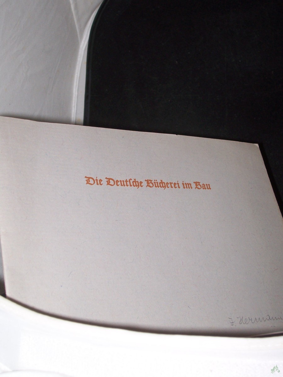 Product image 1 of the product “Die Deutsche Bücherei im Bau : Ihre Erweiterung u. Technisierung seit 1959 / [Bearb. von Waldemar Krieger, Fritz Funke u. Gottfried Rost. Fotos: Herbert Strobel u. Hans-Jochen Knobloch] ”
