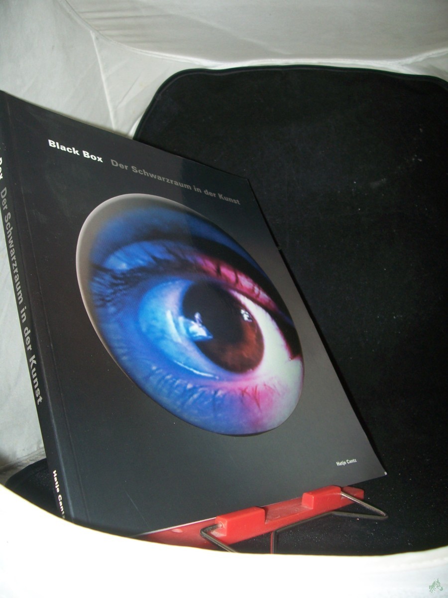 Product image 1 of the product “Black Box : der Schwarzraum in der Kunst ; [anlässlich der Ausstellung 
