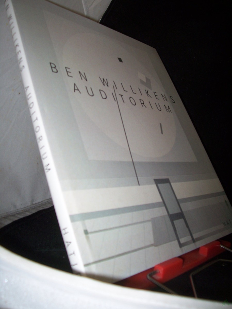 Artikelbild 1 des Artikels “Auditorium : [eine Edition der Daimler-Benz-AG] / Ben Willikens. Texte von Wieland Schmied und Manfred Schneckenburger “