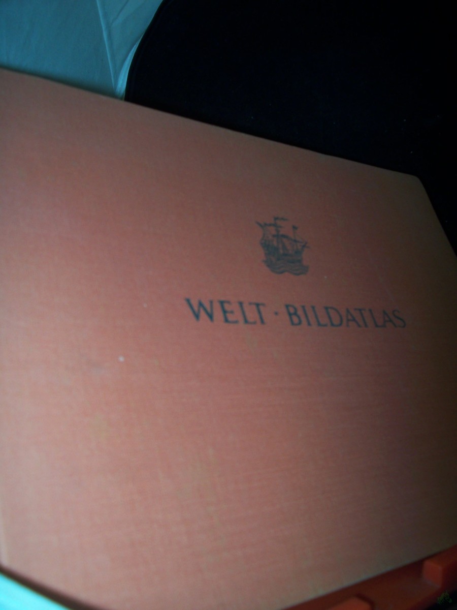 Product image 1 of the product “Welt-Bildatlas : Ein Kartenwerk zum Verständnis d. Zeitgeschehens / Bearb. Oswald Muris. Bildkt. u. Ill.: Lothar Klimek ”
