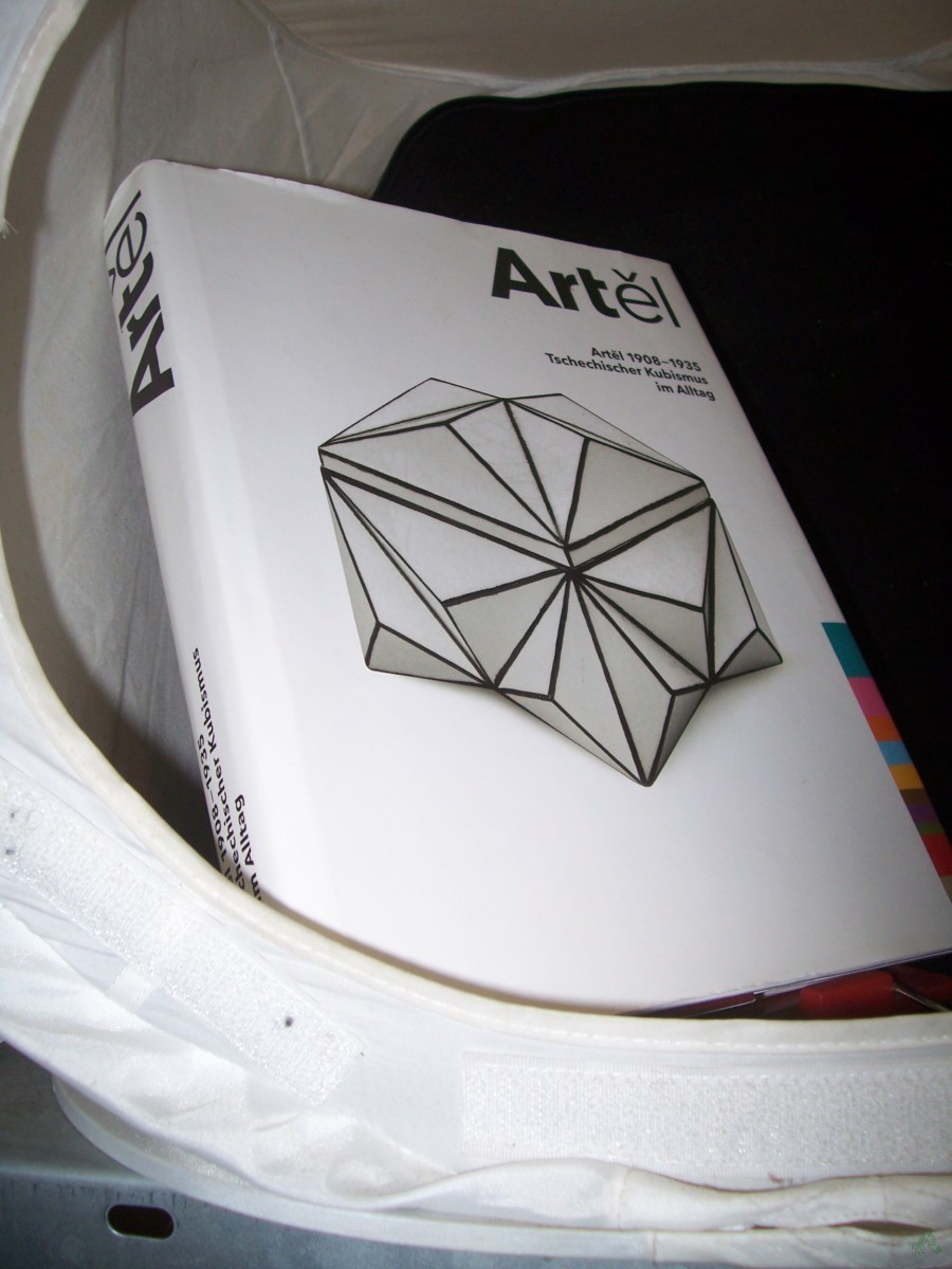 Product image 1 of the product “Artel, 1908 - 1935 : tschechischer Kubismus im Alltag ”