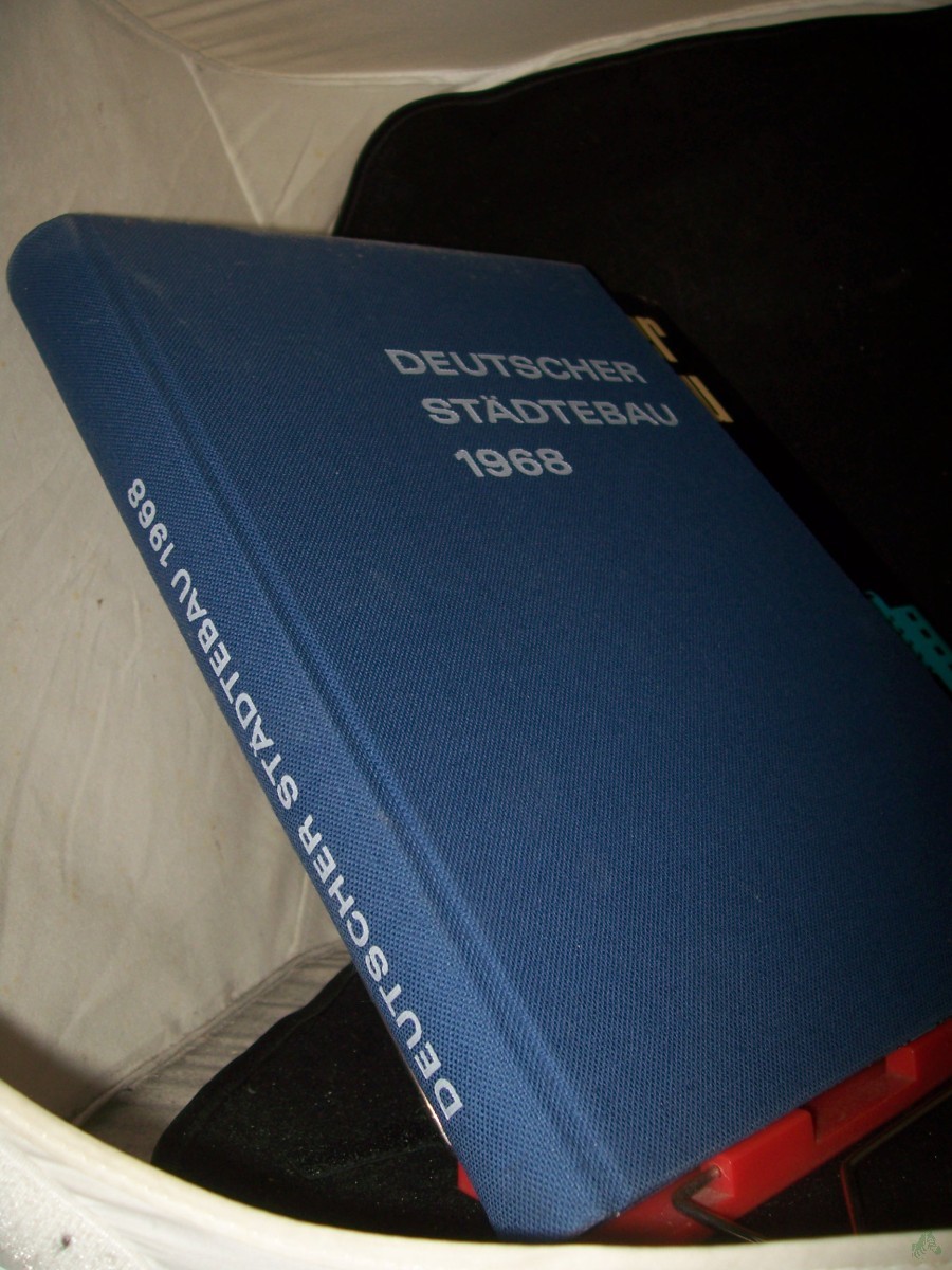 Artikelbild 1 des Artikels “Deutscher Städtebau 1968 : Die städtebaul. Entwicklung von 70 dt. Städten / Hrsg. von d. Dt. Akad. f. Städtebau u. Landesplanung. Bearb. von J. W. Hollatz “